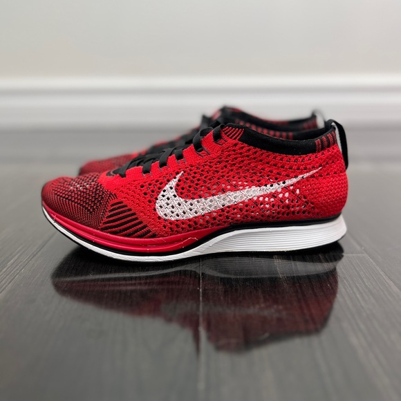 NIKE Flyknit Racer University Red size 5.5 Men’s/7 Women’s - Picture 3 of 6